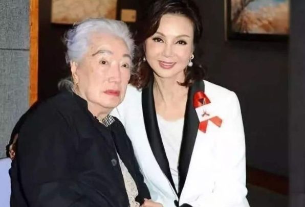 生下5胎却被丈夫抛弃,离婚后视公婆为父母|离婚|女星|谢玲玲_新浪新闻