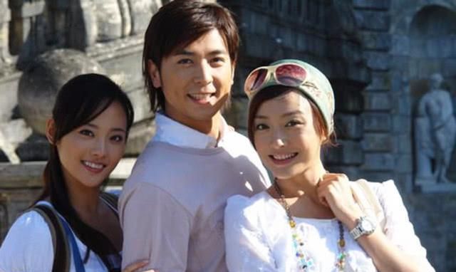 有种"整容"叫一帘幽梦的紫菱,短发配银裙白到发光