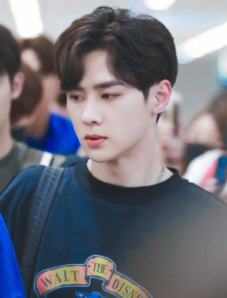 怎样才能和sm艺人结婚还要问李秀满威神v队长回答得好认真