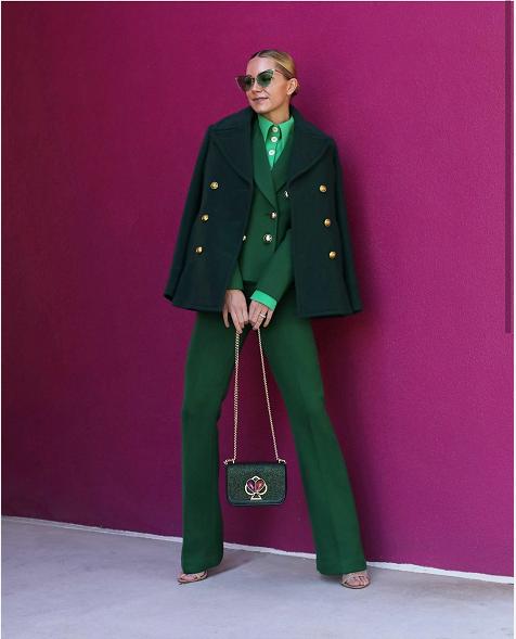 服装都是黑白灰,该添置彩色系啦!最大胆亮色系配搭,还很高级