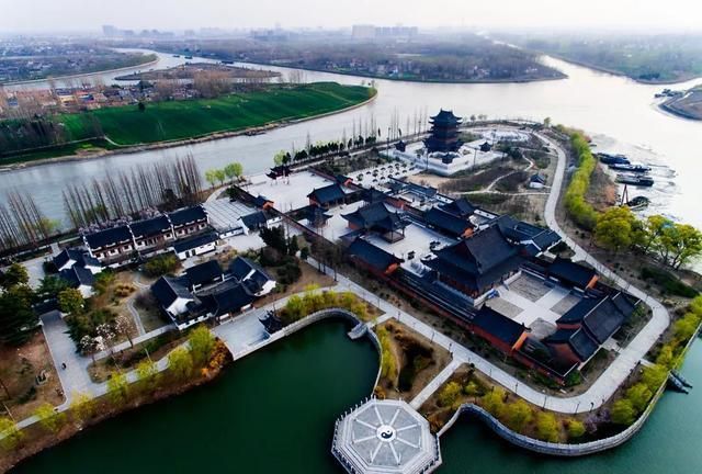 志愿者为张店镇特殊贫困家庭送温暖