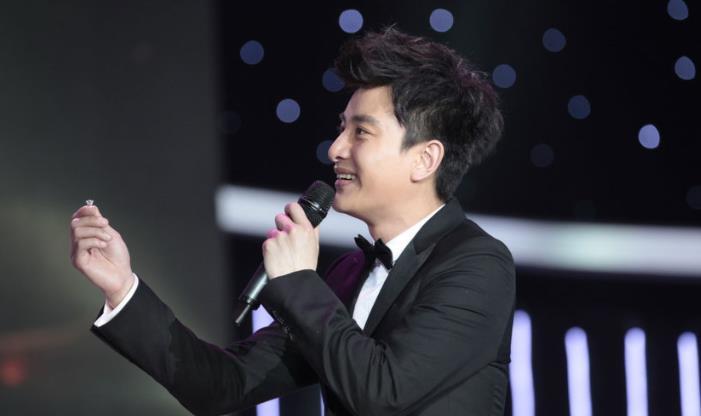 贾乃亮帮员工清空购物车,结果遭吐槽,称做得微不足道