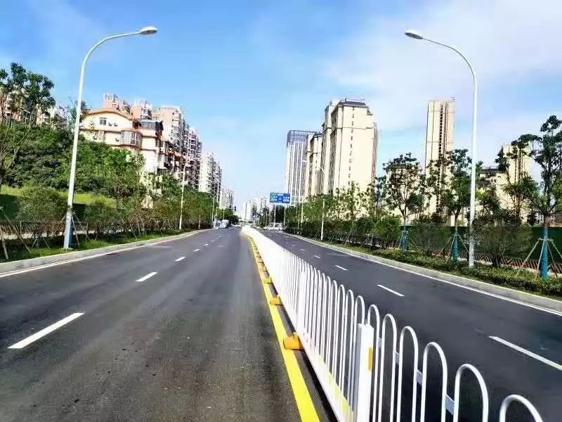 圖烽勝路路面瀝青混凝土施工及成型道路紅霞二路路面,綠化,人行道步磚