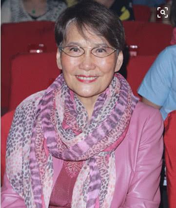 妻子名为黄美珍,黄美珍是新加坡富商之女,曾经是邵逸夫挚友余东旋女友