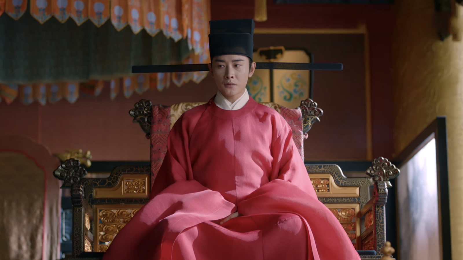 鹤唳华亭:罗晋李一桐的爱情,好比诗远方生活苟且,此时谁更重要