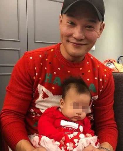 不过也有媒体曝出,现在胡小祯已经和"壁纸富二代"丁春霆同居了