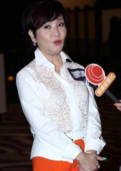 近照曝光,现场与前夫谢贤打情骂俏像小情侣|狄波拉|谢贤|谢霆锋_新浪