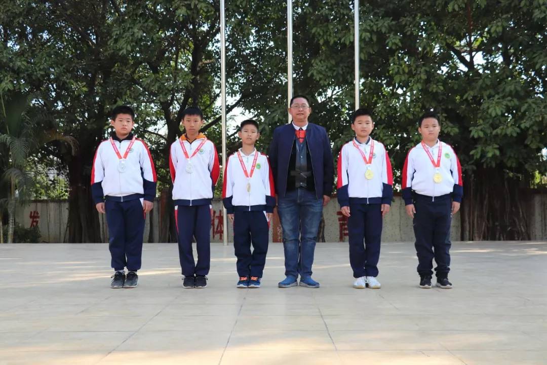 大显身手!育贤小学在东莞市武术公开赛中喜获5枚奖牌!