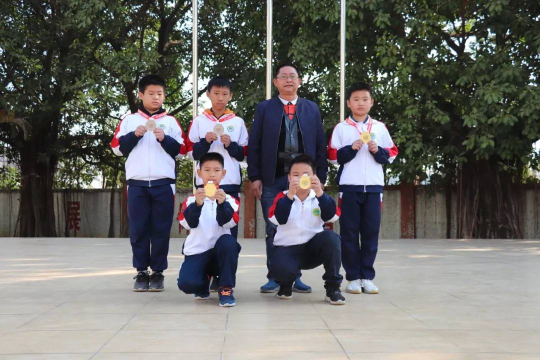 大显身手!育贤小学在东莞市武术公开赛中喜获5枚奖牌!