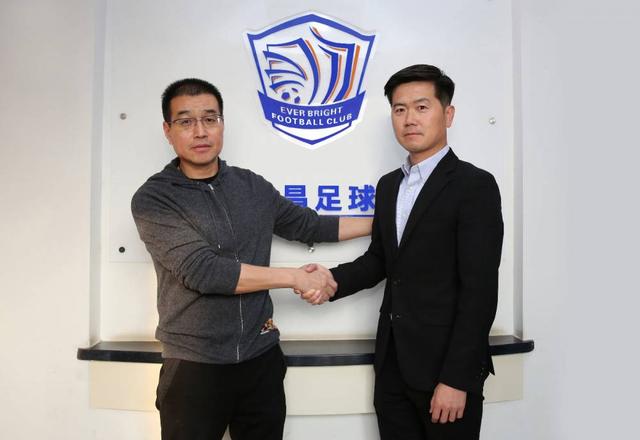 8年前,恒大穆里奇拽他头发,如今他成为了球队高层