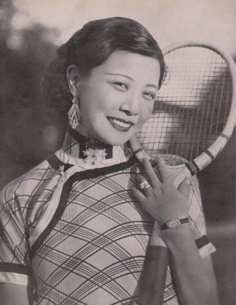 她25岁自杀身亡,却有30万人为其送葬,7名少女无法接受随她而去|阮玲玉