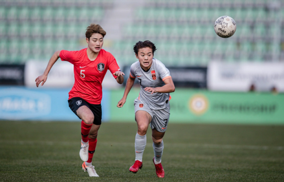 韩国女足16号队员照片图片