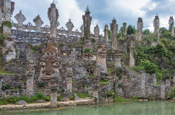 国内有个"夜郎古国",花费20年时间建成,现成网红景点!