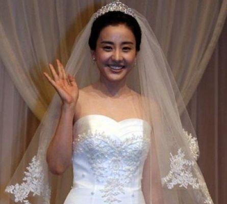 又一女星宣布离婚，恩爱11年还有双胞胎儿子，离婚原因令人窒息