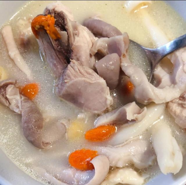 那么冷的天,来一碗驱寒暖胃的猪肚鸡汤,好吃到停不下来.