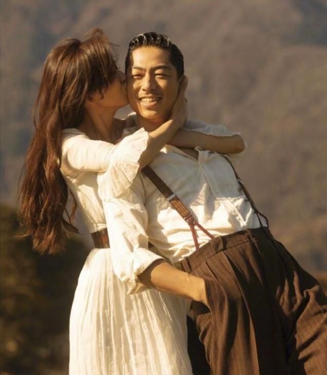 林志玲与老公合照,看起来的确很恩爱!