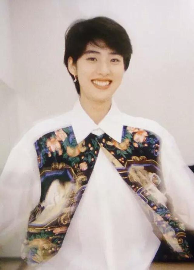 男役":全日本女人都想嫁她,传言日本男人都得感谢她|天海佑希|宝冢