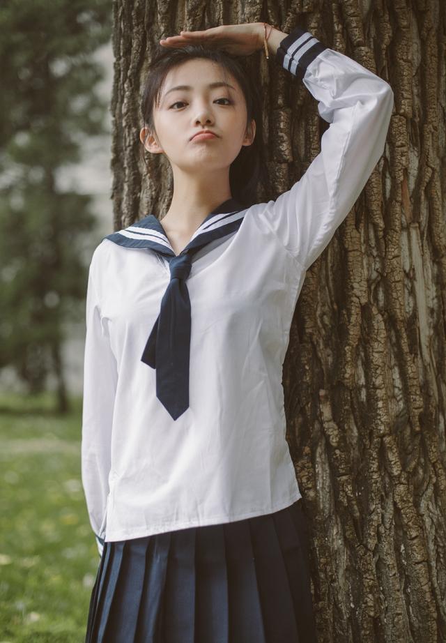 《烈火军校》曲曼婷,现实中中戏最美校花,穿校服宛如初恋女神