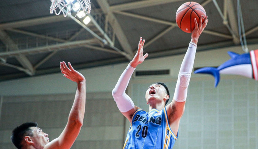 独得18分帮球队1分险胜是林书豪的左膀右臂家中美妻是贤内助