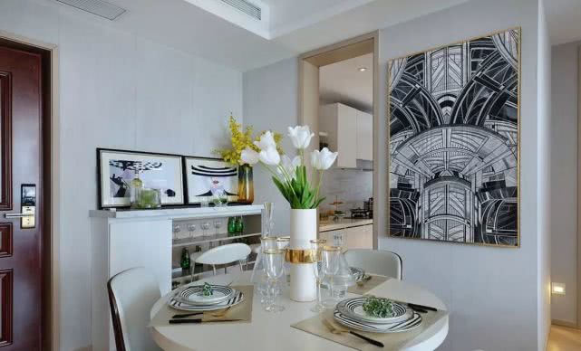 96㎡轻奢简欧风三居室，电视墙石材做背景，褪去繁复更格调！