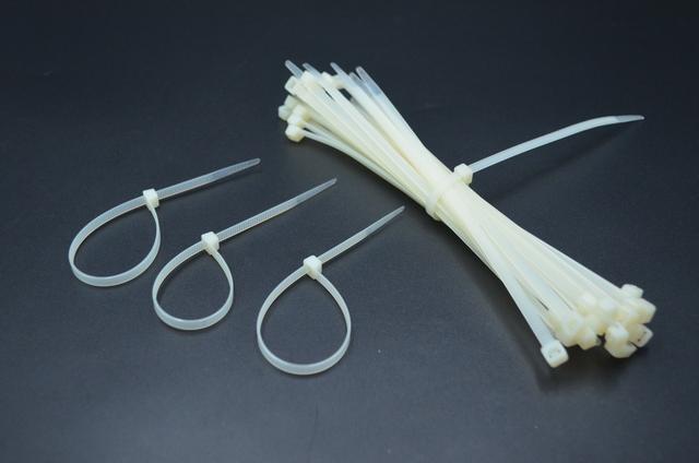 解开扎带真简单,用手碰一下这个地方,1秒就解开,看完涨知识了