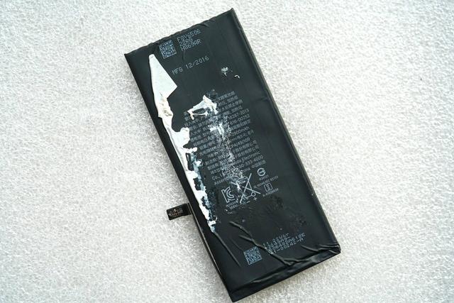 iphone7plus更换电池太轻松主要是您没有找对合适的方法喔