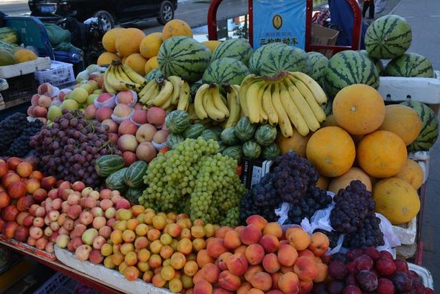 日本人来中国旅游,买水果时却遭老板拒绝:没法买|水果|日本人|水果摊