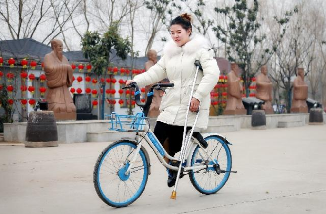 23岁独腿美女,有房有车年入60万,找个一起奋斗的男友!