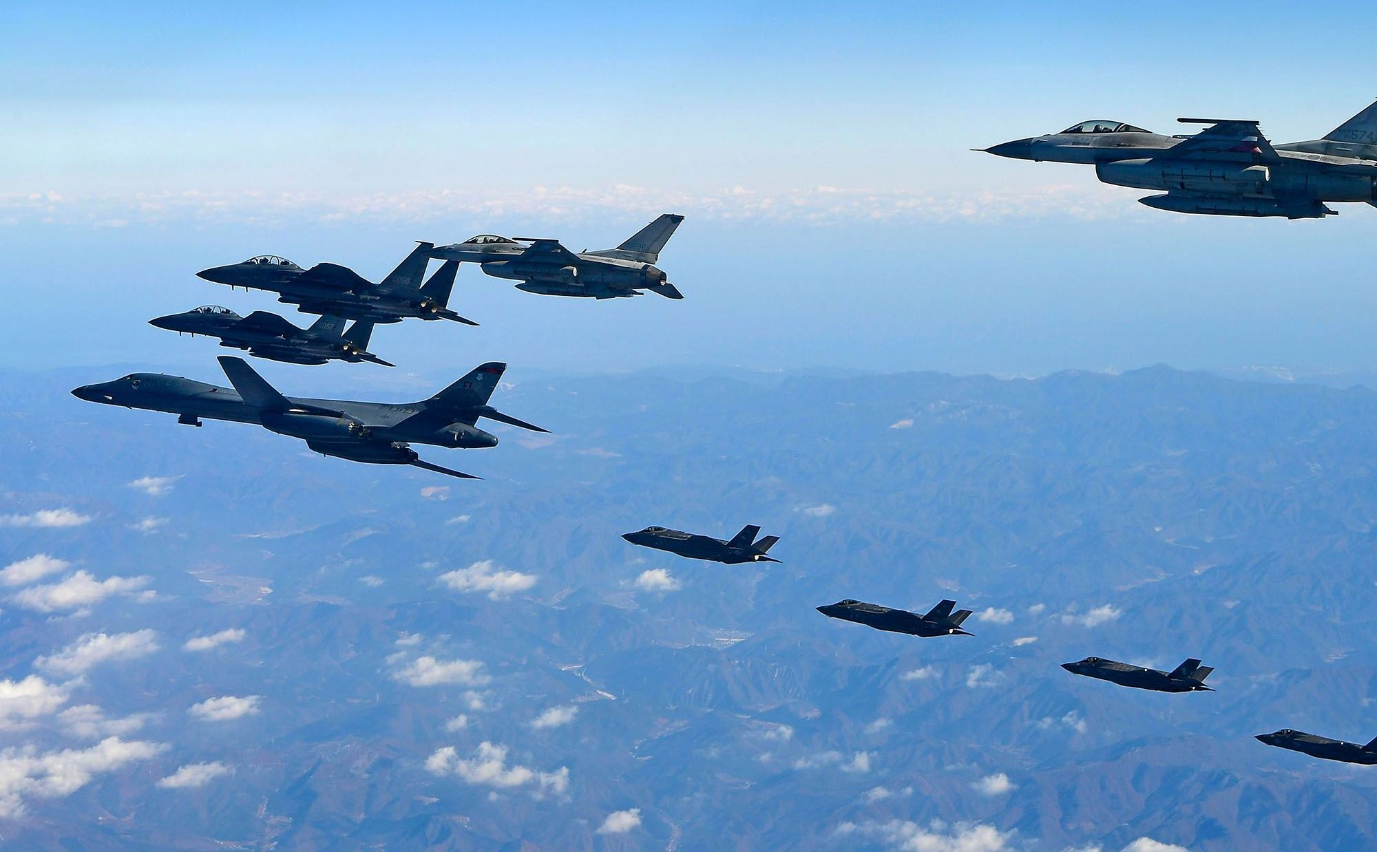 空军最新榜单,美军机数三倍于第二名,越南人:美军依旧害怕对手