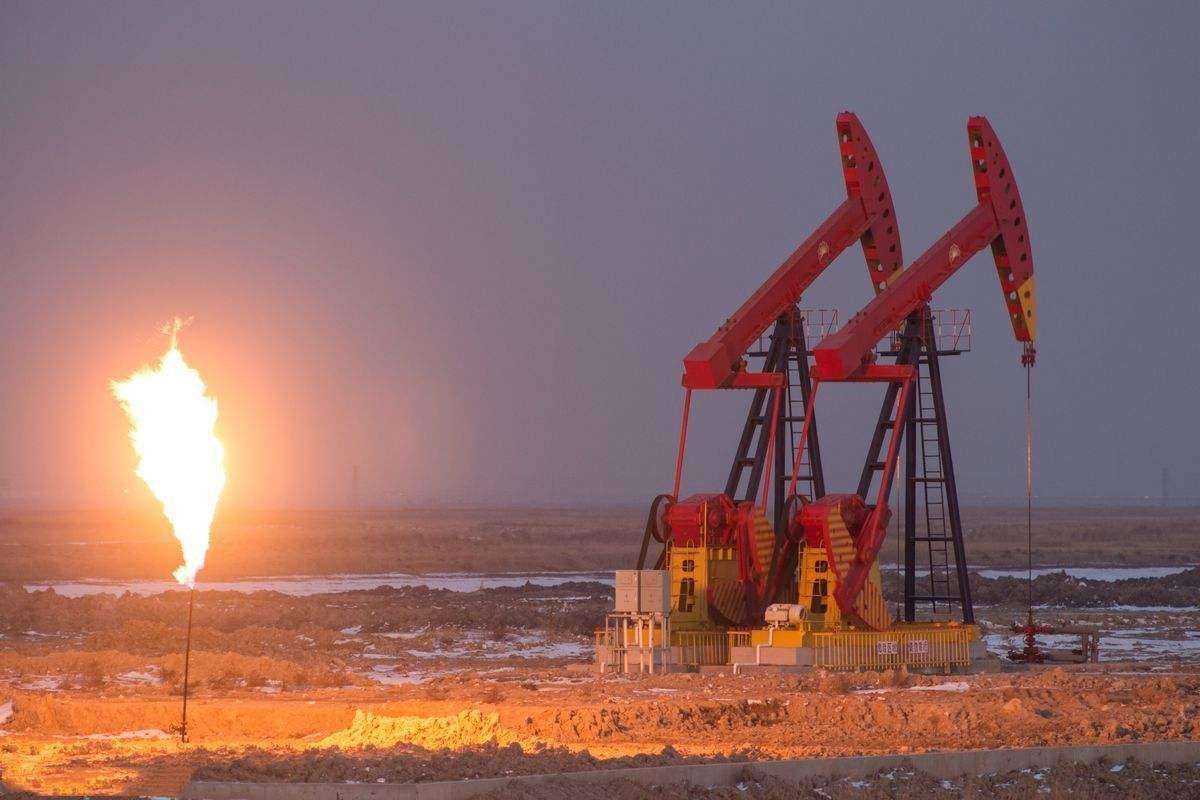 伊朗用石油开采权换武器?这笔买卖可是"双赢",都是被美国逼得|伊朗|开