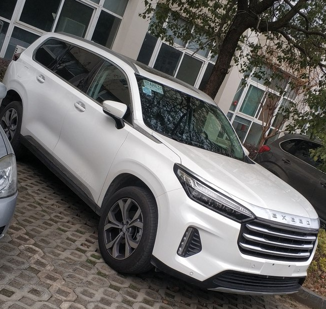 全新奇瑞星途vx实车陆续现身!车长4970mm 1.6t百公里油耗7.9l!