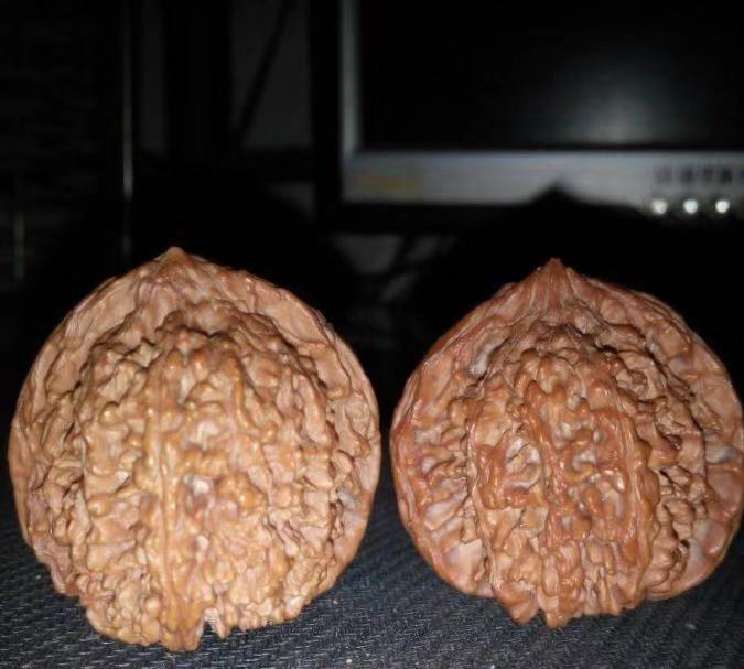 造成文玩核桃色差的几种原因及处理办法