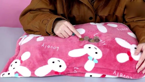 吉利寓意民间还有一种说法是在枕头底下放硬币是为了讨个吉利,所以在