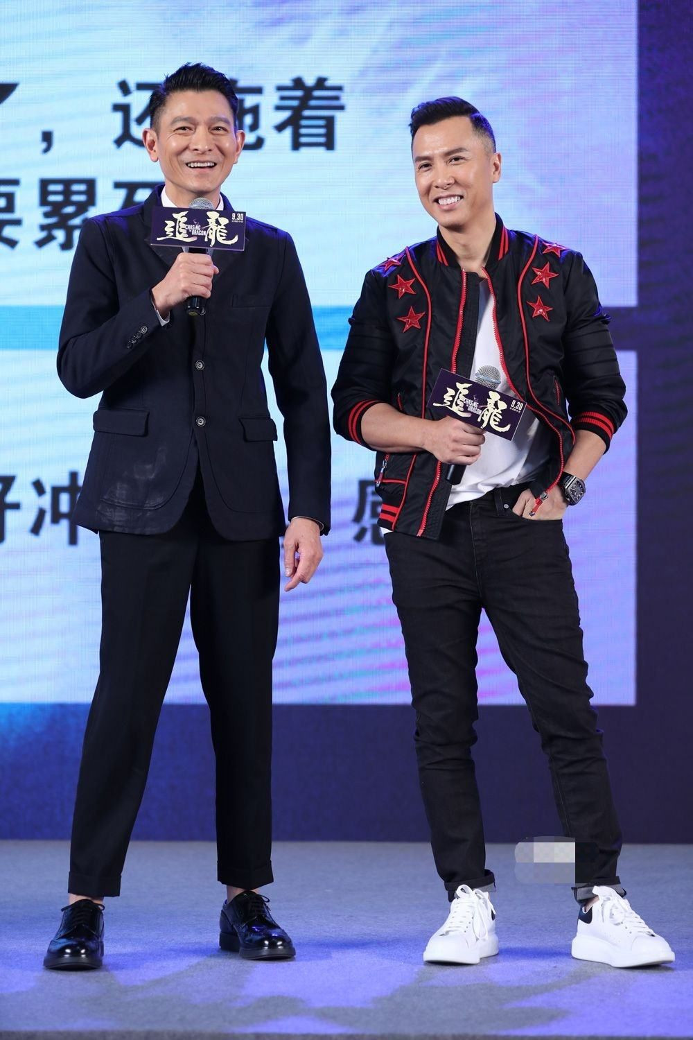 甄子丹一家四口亮相,儿子像爸爸小眼睛,女儿像妈妈好身材