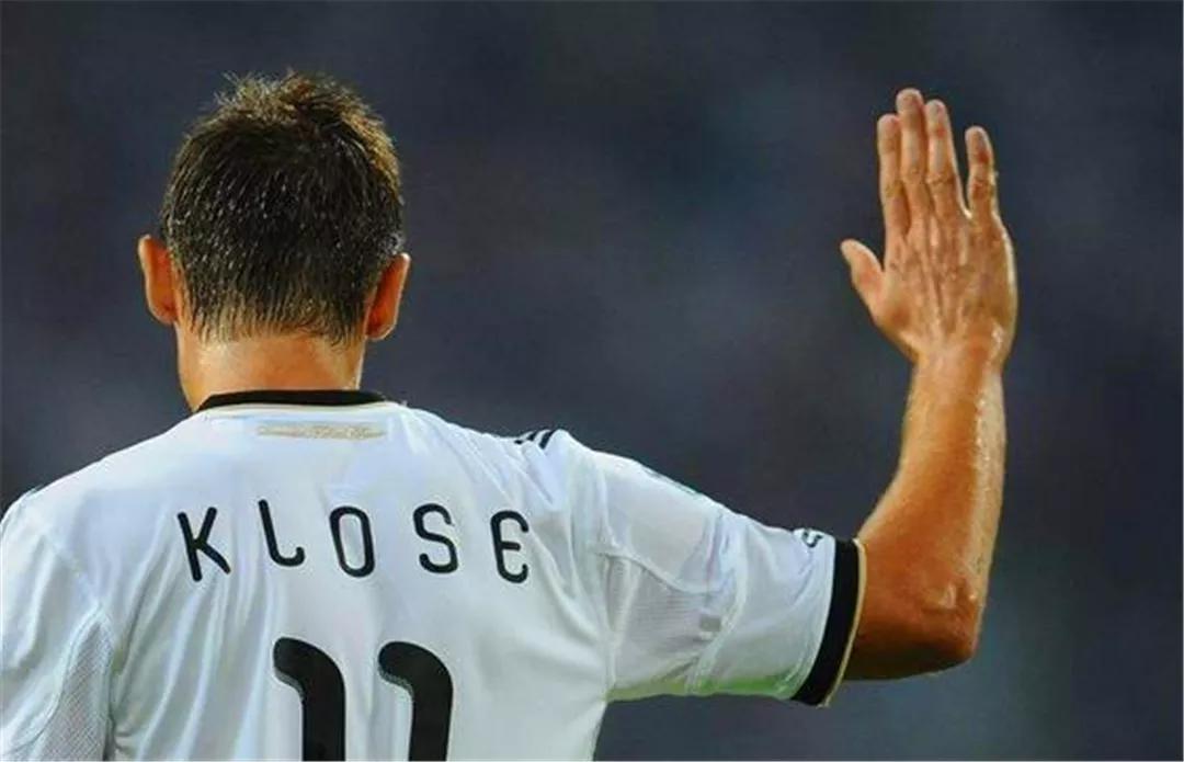 克洛泽也凭借一己之力率队夺世界杯,又是射手王,却不是球王?