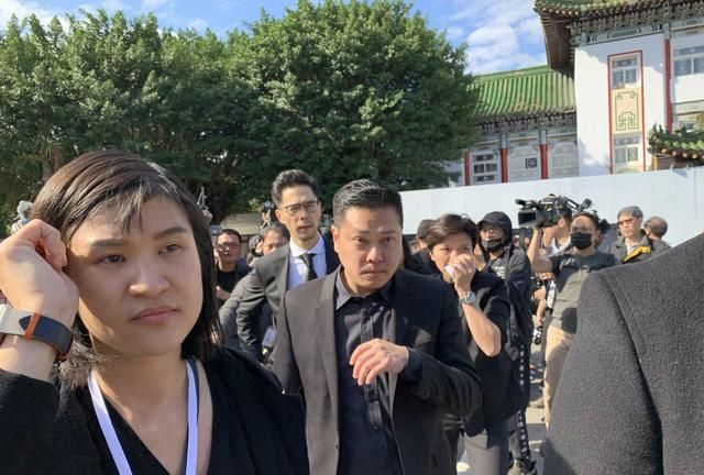 高以翔追悼会结束灵车驶离前往火化