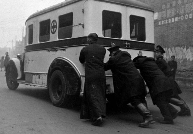 民国时期的汽车有多贵?当年一套房10个大洋,一台车要4000