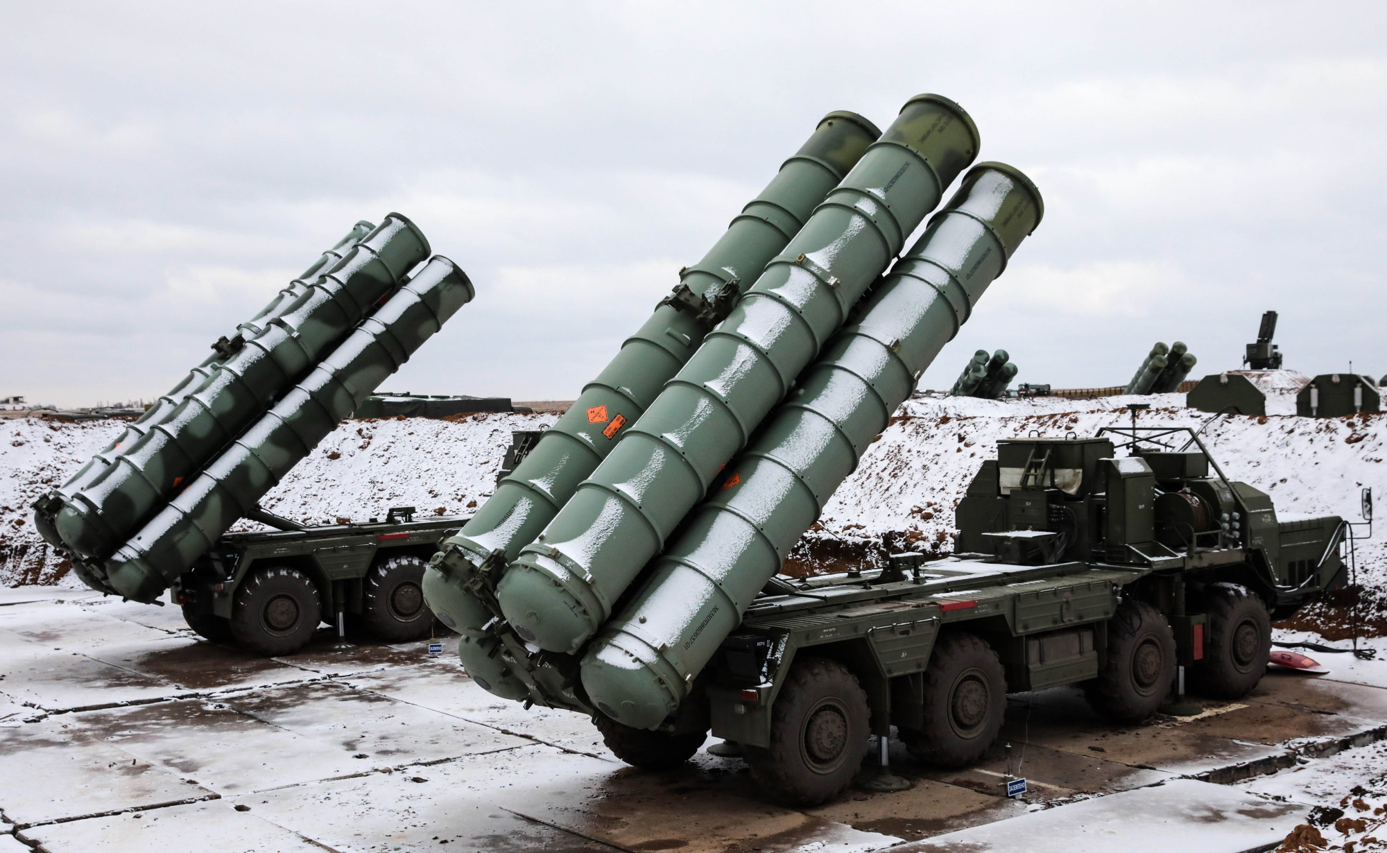 事实上,作为俄罗斯最新一代防空导弹系统,s-500整体性能要比s-400高出