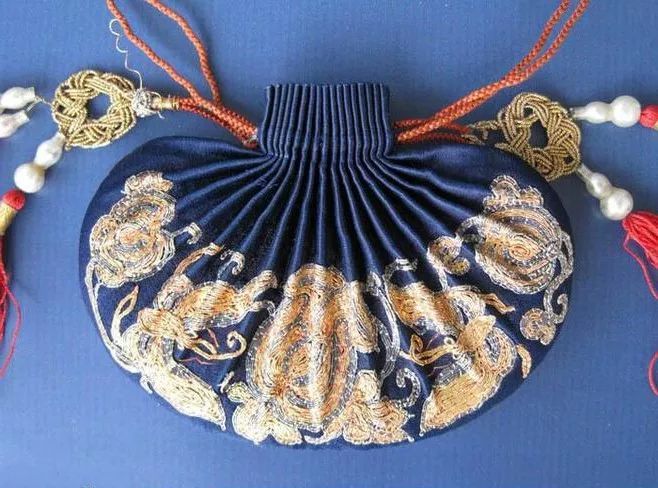 心理测试哪个福袋里面是空的测你还会经历几次失恋