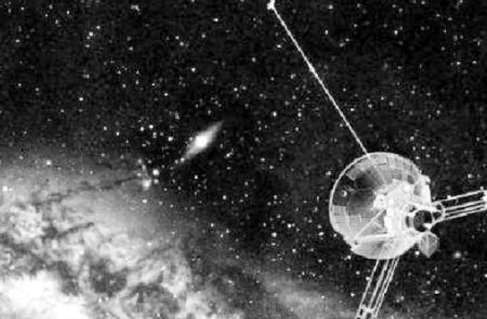 旅行者1号飞出太阳系,向地球传回线索,或验证霍金理论