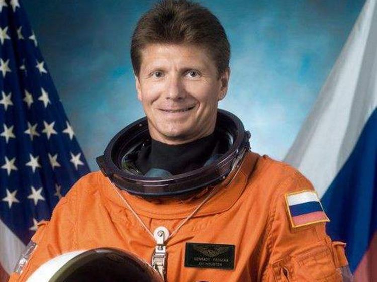 漂泊了311天,回地球后国家没了|克里卡廖夫|宇航员|地球_新浪新闻