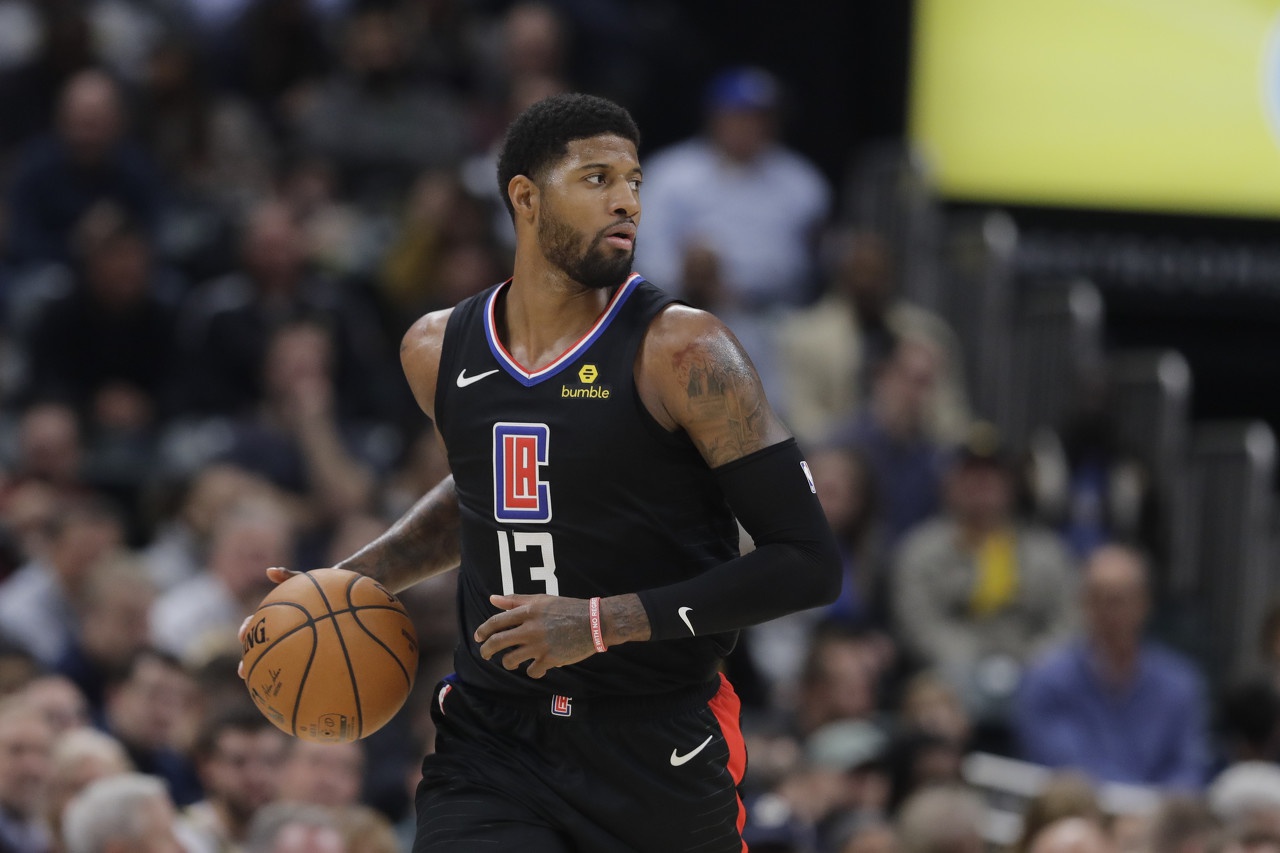 12月15日讯 今日快船客场不敌公牛,赛后保罗-乔治接受了记者的采访.