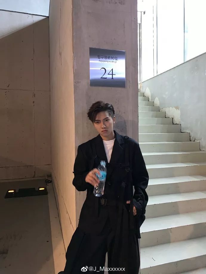 前有皇甫圣华,今有欧阳max,新一代t王靠颜值统一饭圈审美!