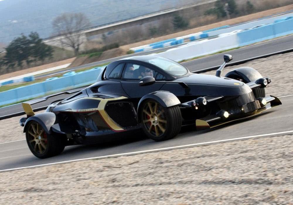 还要罕见,全国只有1台,当年车模"兽兽"曾为它站台,名字叫做特拉蒙塔纳