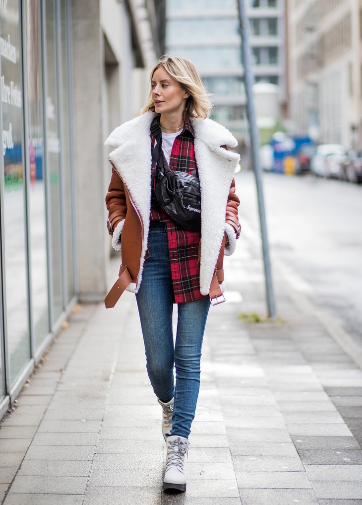 秋冬季酷girl穿马丁靴,舒适保暖又潮范,裙子裤子能搭