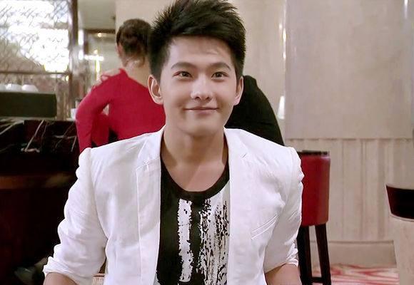 11,《小时代之折纸时代》饰neil,顾里的表弟,有着和顾里旗鼓相当甚至