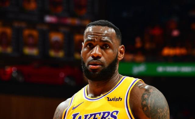 詹皇32 13浓眉27分 两原因湖人表现相当挣扎 詹皇统治力让人惊叹