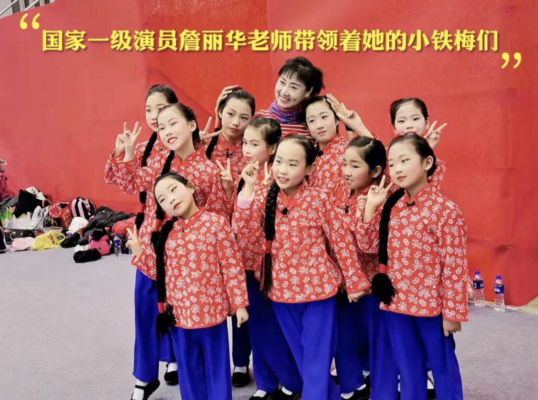 自己的"小铁梅"们正在一点一点长大,开出了一朵朵稚嫩的花苞.