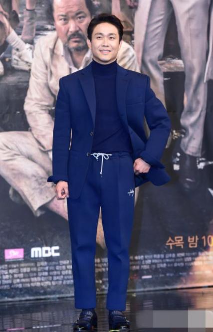 他在韩剧中饰演渣男现实中与初恋六年级恋爱相恋19年结婚