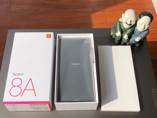 七百块的手机也能做的这么精致红米8a上手评测